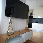 Tom Lux, Stan Na Dan, Lukavica, Istocno Sarajevo Apartment *