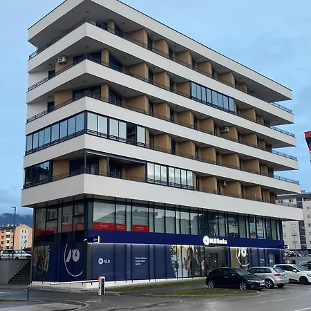 Tom Lux, Stan Na Dan, Lukavica, Istocno Sarajevo *
